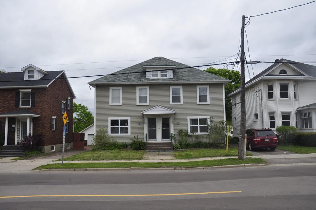 Moncton Suites - Apartments Across Georges Dumont Exterior photo