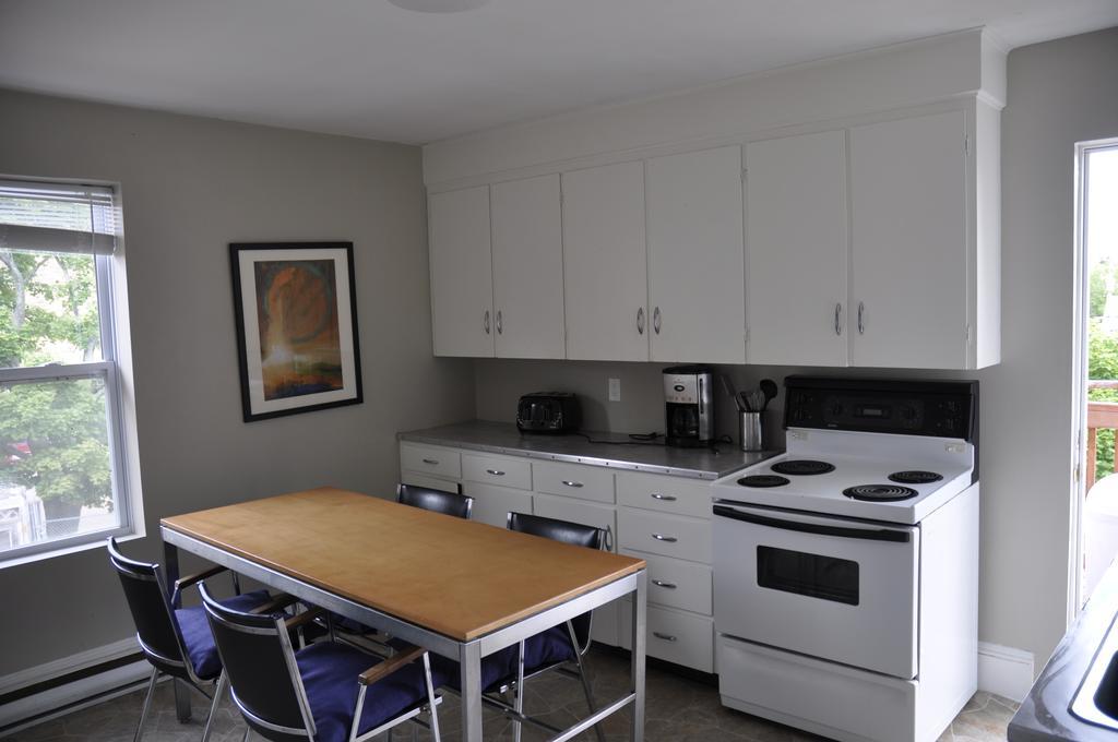 Moncton Suites - Apartments Across Georges Dumont Exterior photo